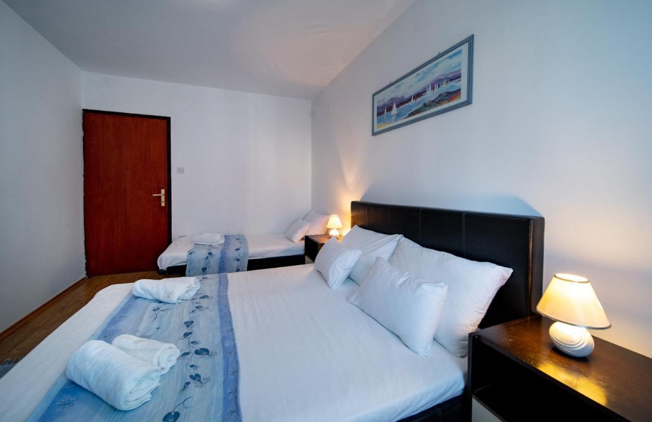 Apartments Lazaric Лопар Екстер'єр фото