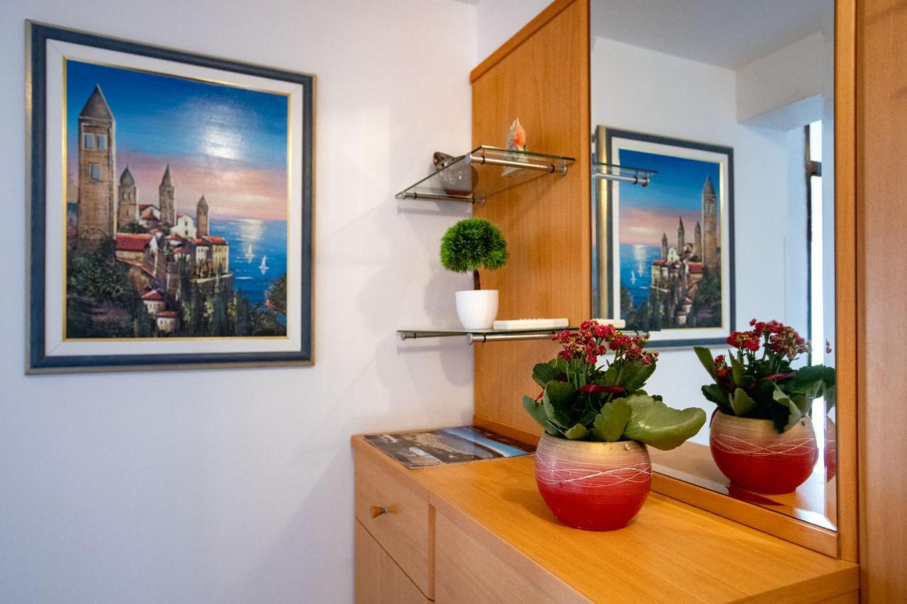 Apartments Lazaric Лопар Екстер'єр фото