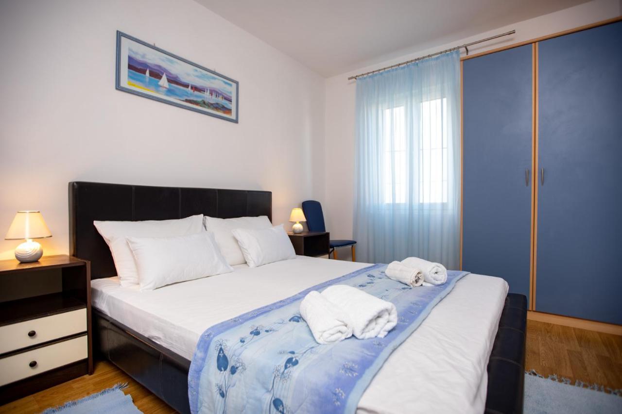 Apartments Lazaric Лопар Екстер'єр фото