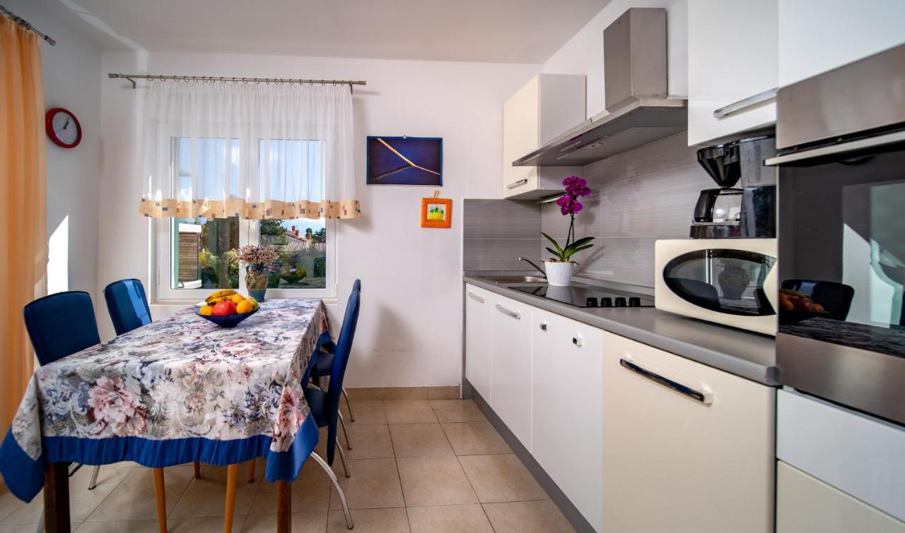 Apartments Lazaric Лопар Екстер'єр фото