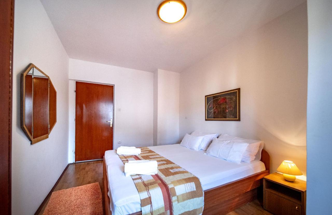 Apartments Lazaric Лопар Екстер'єр фото